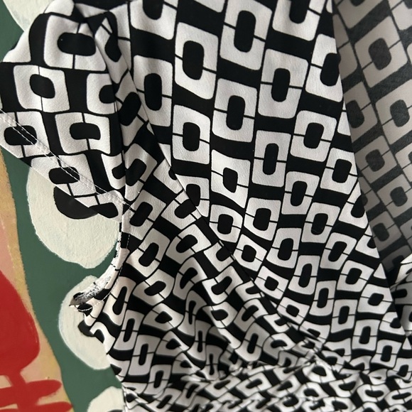 HOST PICK Cleo petites top size medium - Picture 11 of 16